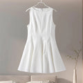 Well Tailored Dress with a Graceful Silhouette