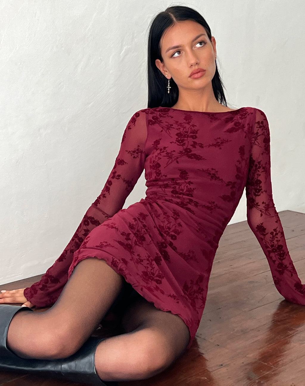 Beautifully Finished Dress in a Timeless Design