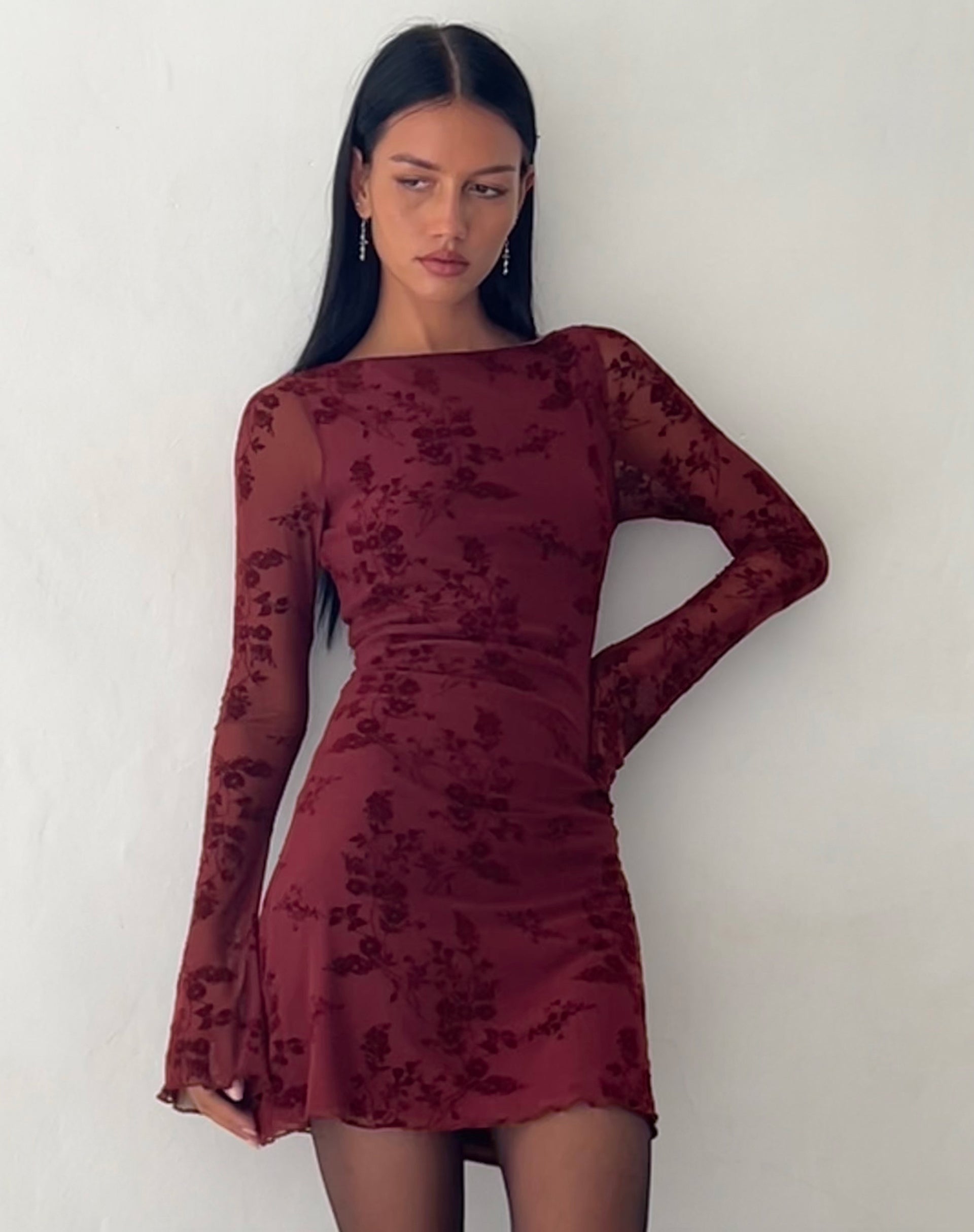 Beautifully Finished Dress in a Timeless Design