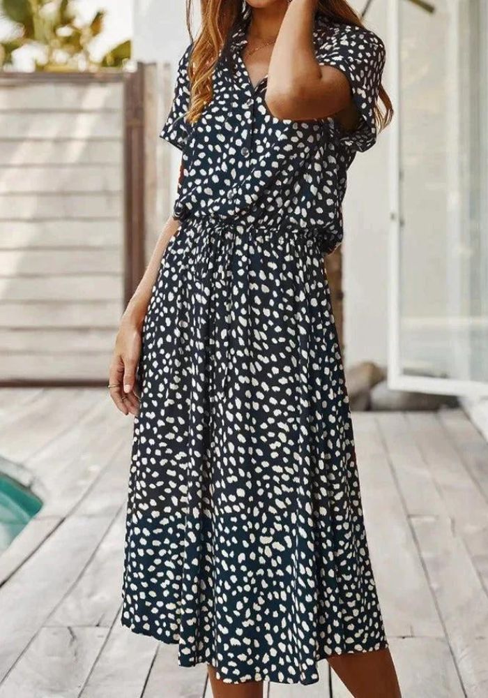 Gracefully Styled Dress for Any Occasion