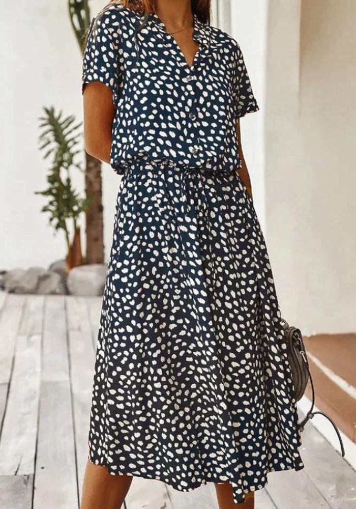 Gracefully Styled Dress for Any Occasion