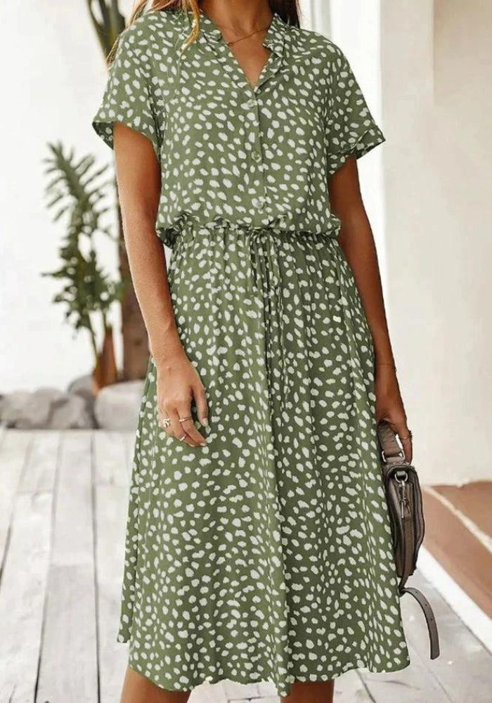 Gracefully Styled Dress for Any Occasion