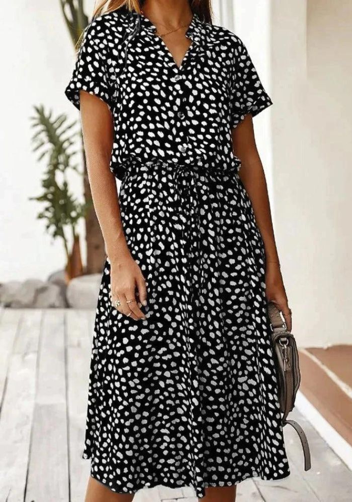 Gracefully Styled Dress for Any Occasion