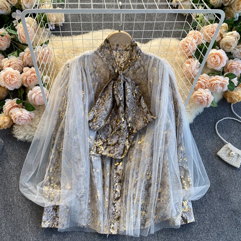 Effortlessly Elegant Blouse with a Timeless Design