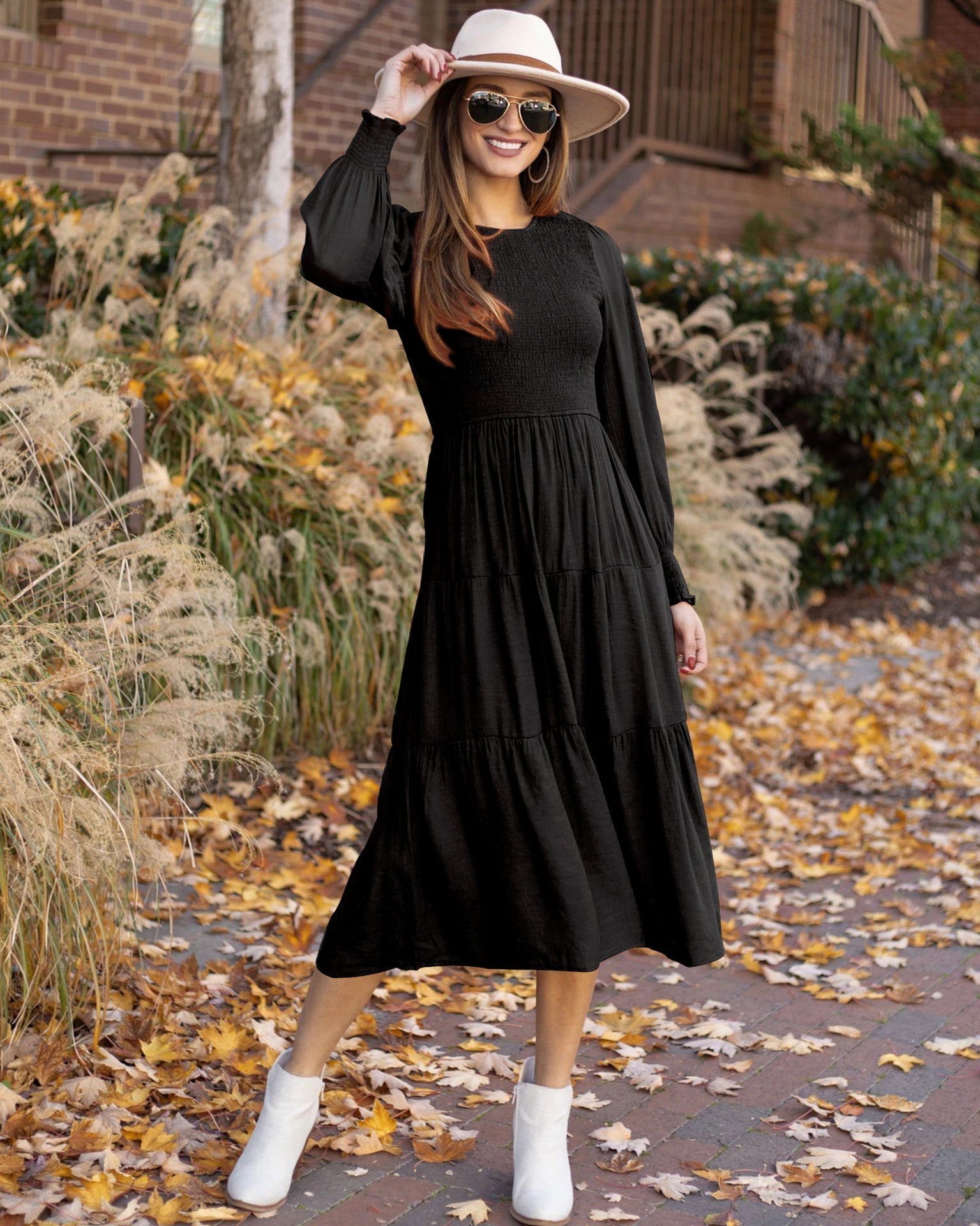 Well Tailored Dress with a Graceful Silhouette