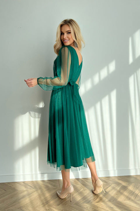 Classic Vintage Dress with a Flattering Fit