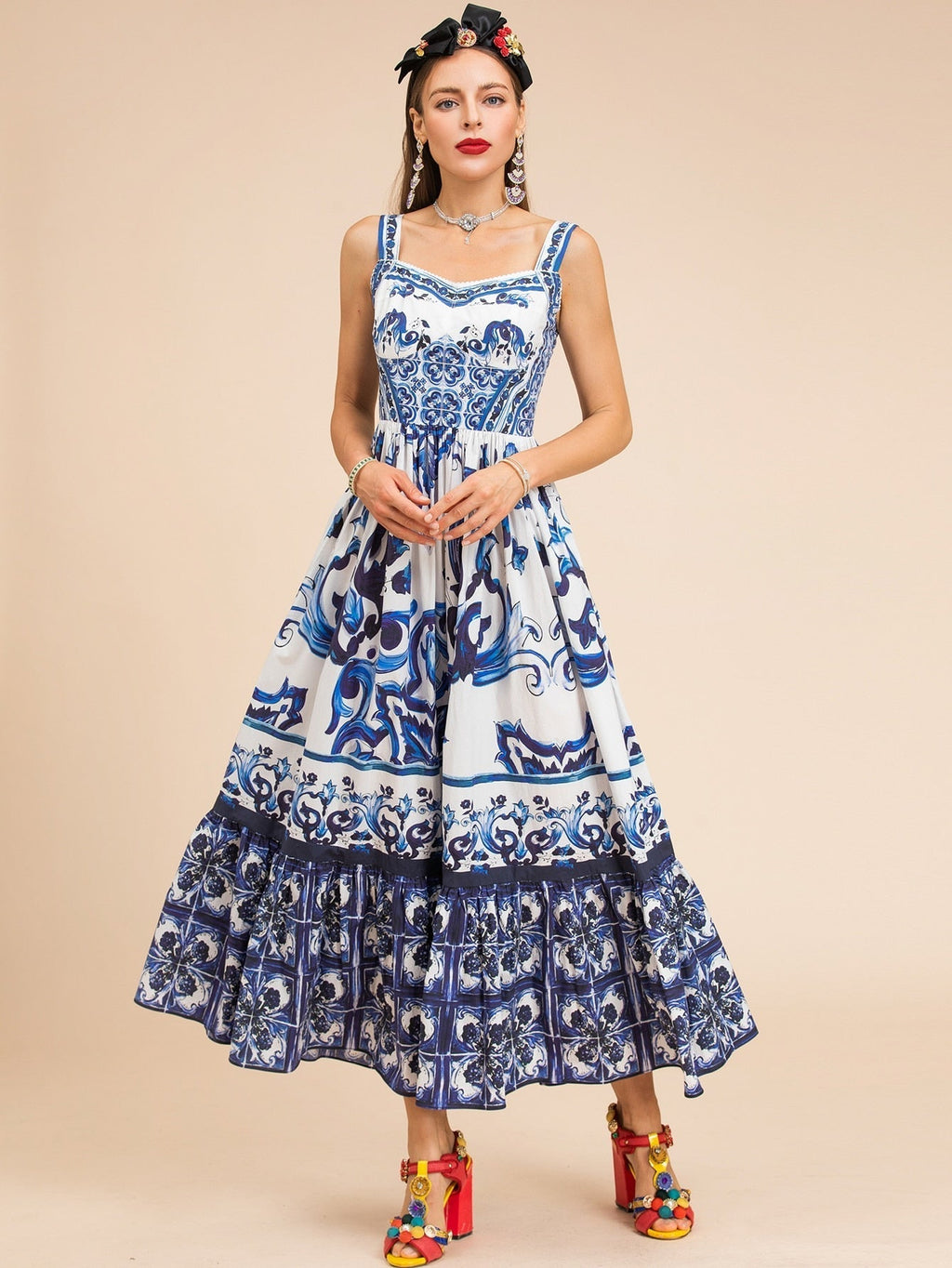 Beautifully Finished Dress in a Timeless Design