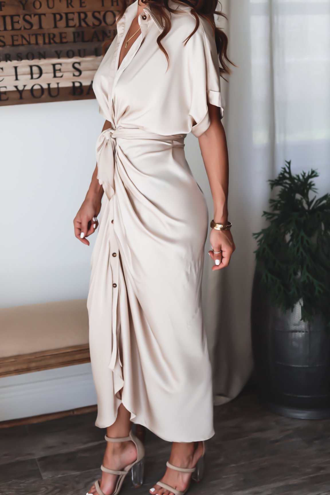 Well Tailored Dress with a Graceful Silhouette