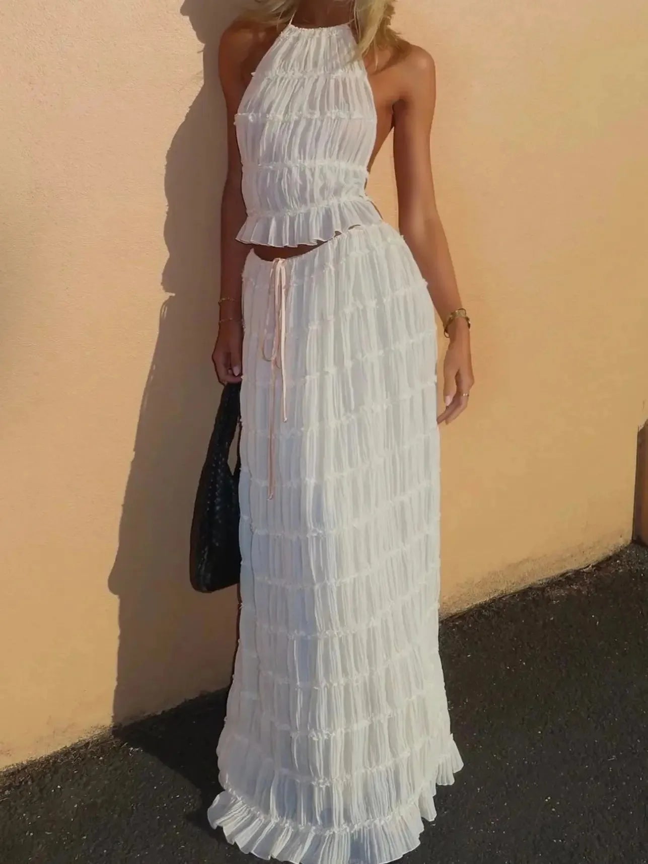 Effortlessly Elegant Dress with a Timeless Design