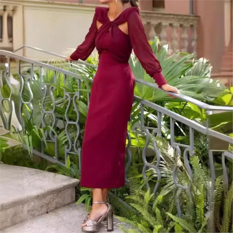 Beautifully Finished Dress in a Timeless Design