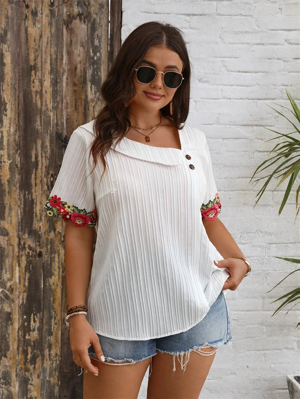 Well Tailored Blouse with a Graceful Silhouette