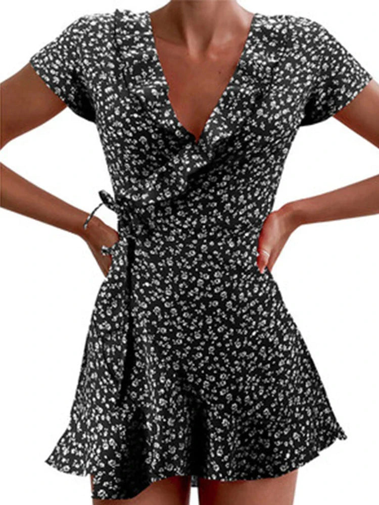 Effortlessly Elegant Dress with a Timeless Design