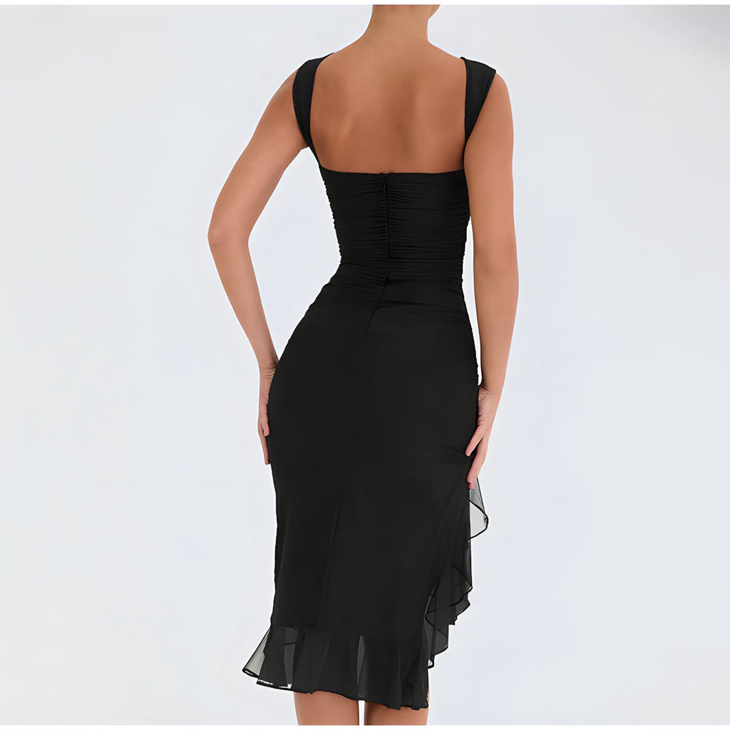 Well Tailored Dress with a Graceful Silhouette