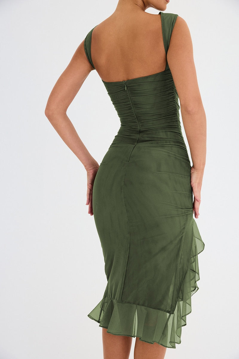 Beautifully Finished Dress in a Timeless Design