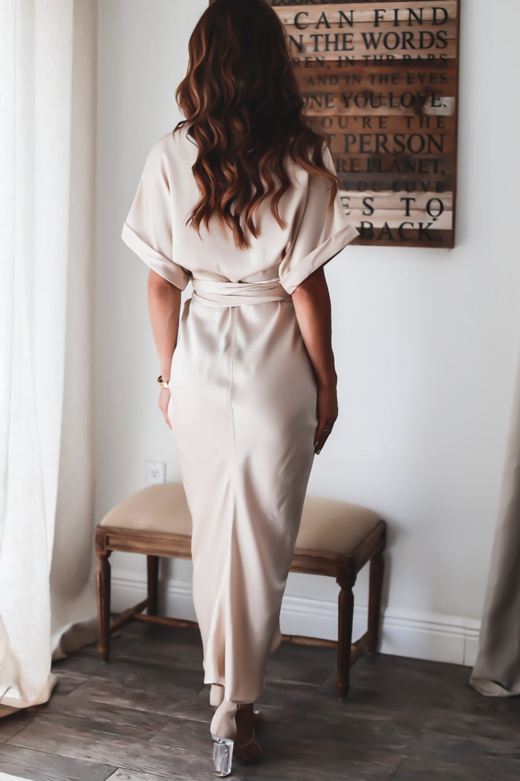 Well Tailored Dress with a Graceful Silhouette
