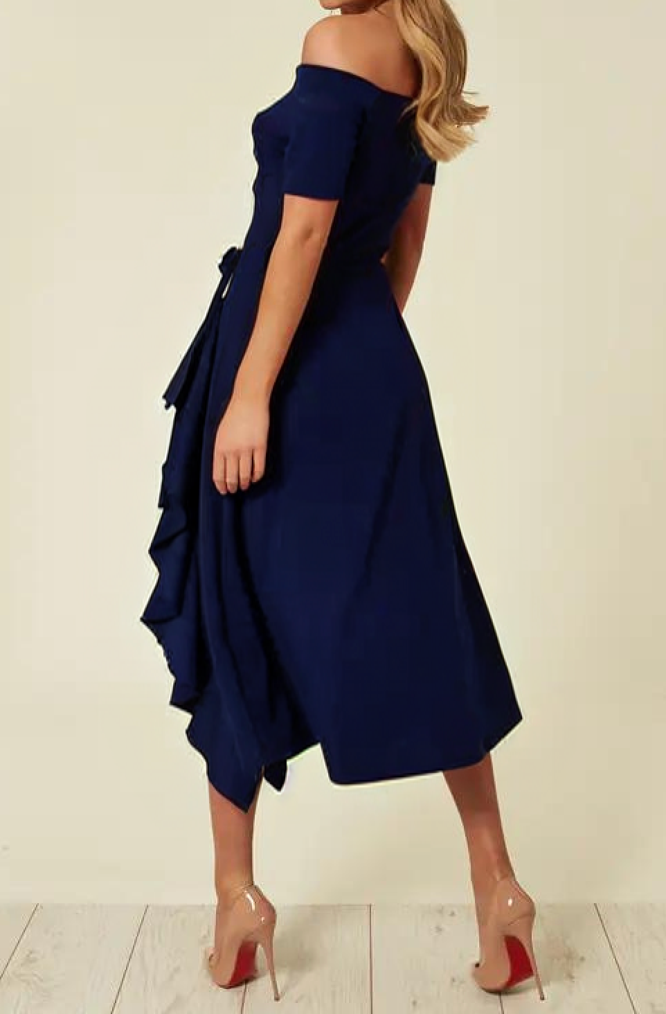 Classic Vintage Dress with a Flattering Fit