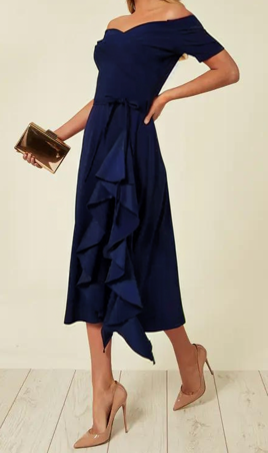 Classic Vintage Dress with a Flattering Fit