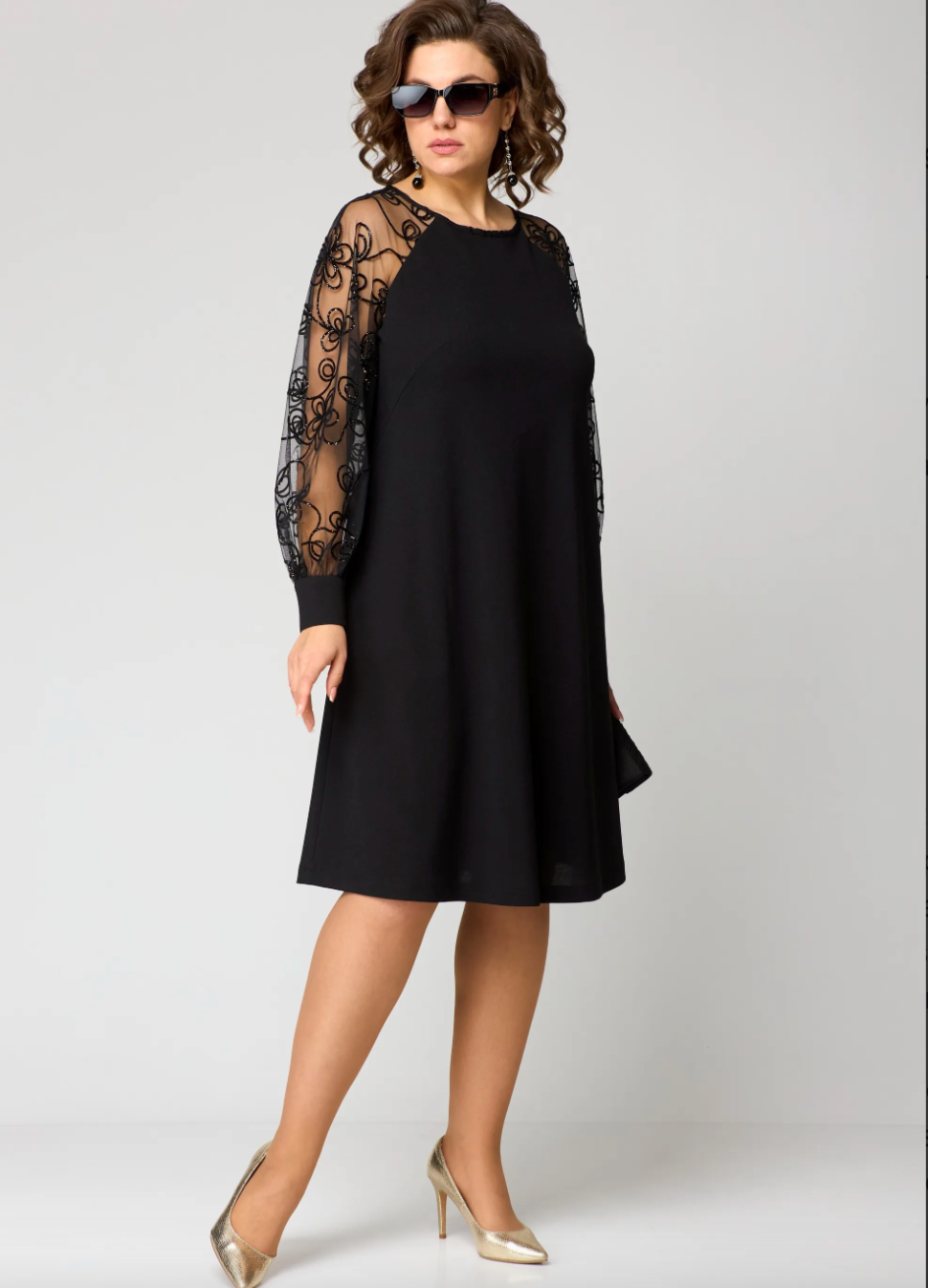 Classic Vintage Dress with a Flattering Fit