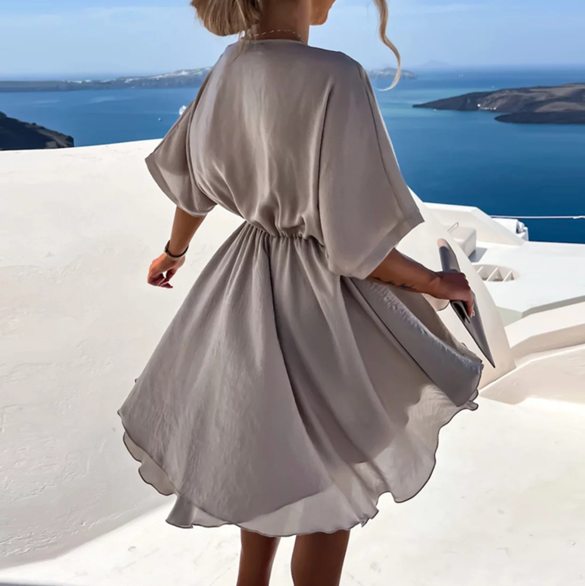 Beautifully Finished Dress in a Timeless Design