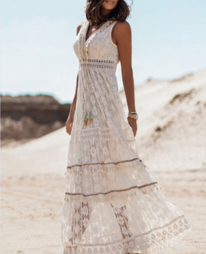 Effortlessly Elegant Dress with a Timeless Design