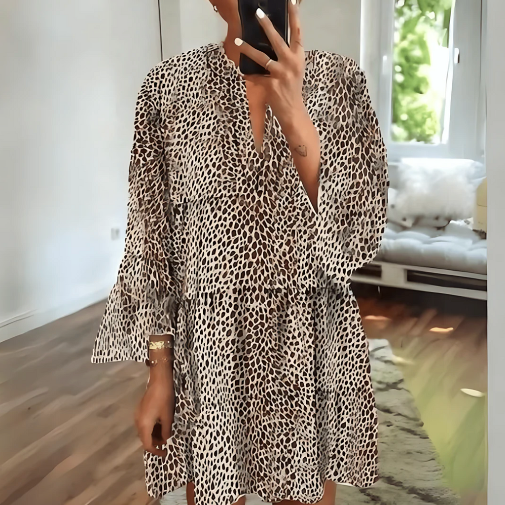 Beautifully Finished Dress in a Timeless Design