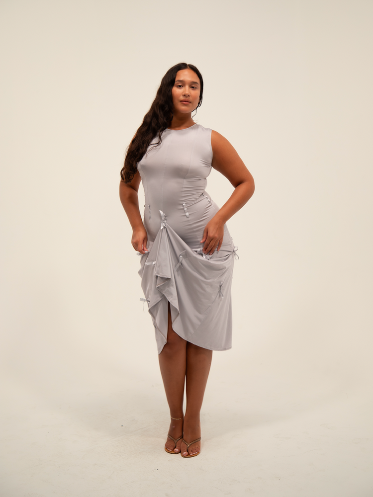 Well Tailored Dress with a Graceful Silhouette