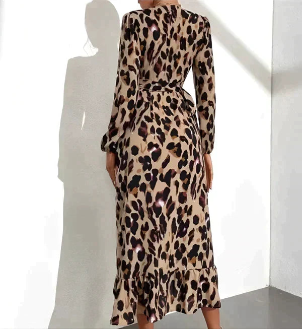 Sophisticated Dress with a Clean Classic Look