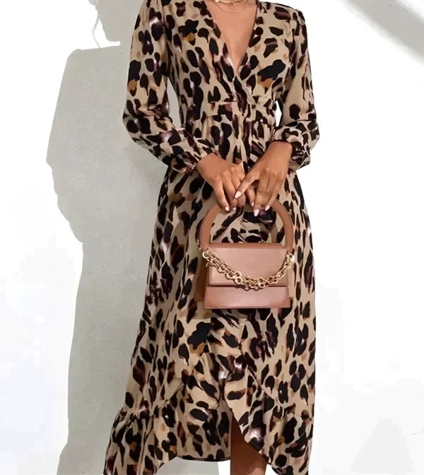 Sophisticated Dress with a Clean Classic Look