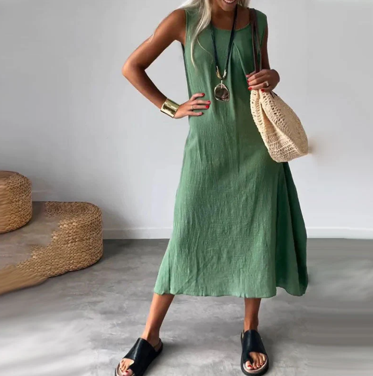 Well Tailored Dress with a Graceful Silhouette