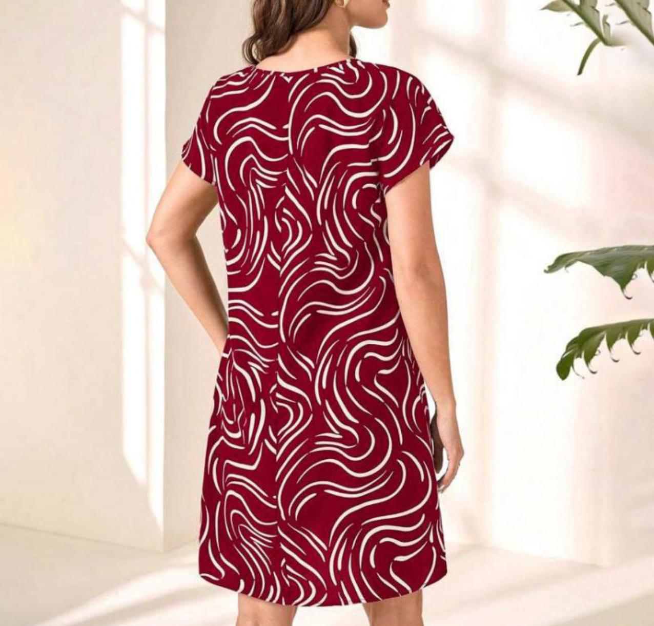 Well Tailored Dress with a Graceful Silhouette