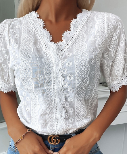 Effortlessly Elegant Shirt with a Timeless Design