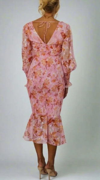 Beautifully Crafted Dress in a Classic Style