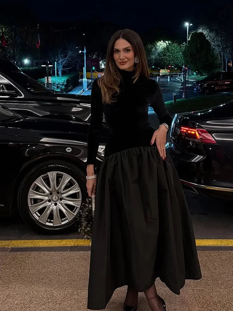 Classic Vintage Dress with a Flattering Fit