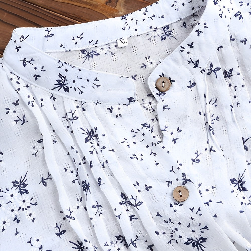 Effortlessly Elegant Blouse with a Timeless Design