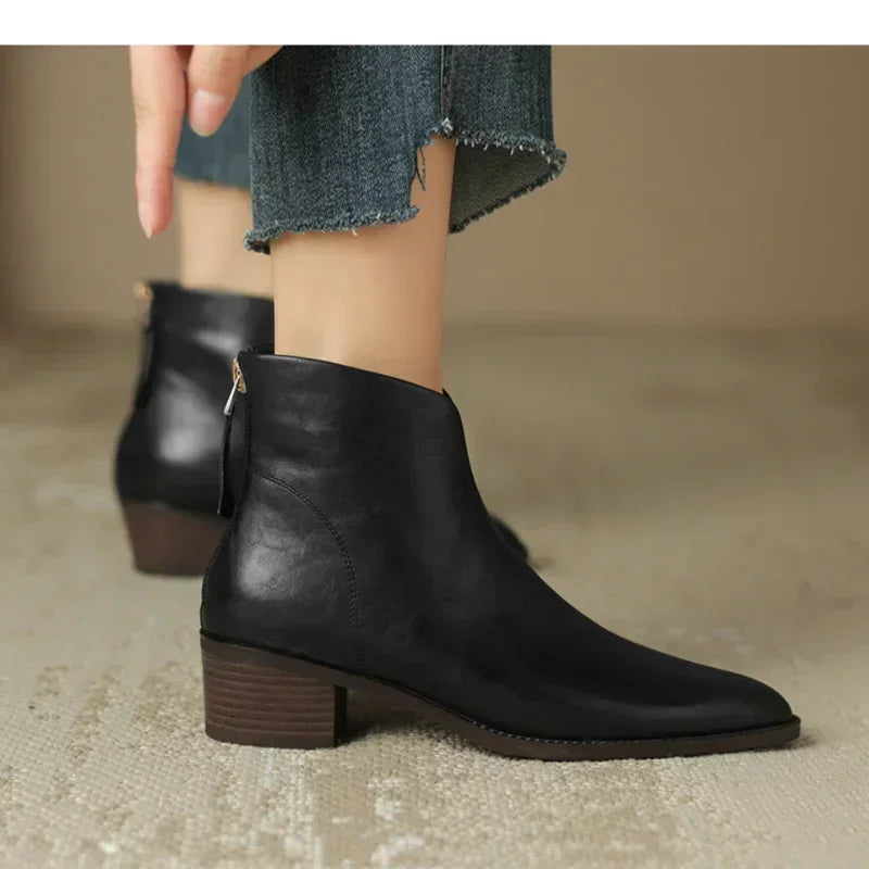Graceful Orthopedic Shoes for Modern Look
