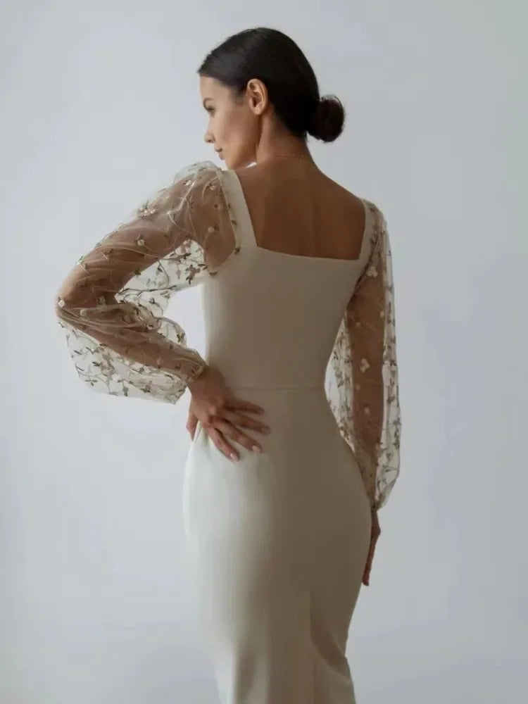 Beautifully Finished Dress in a Timeless Design