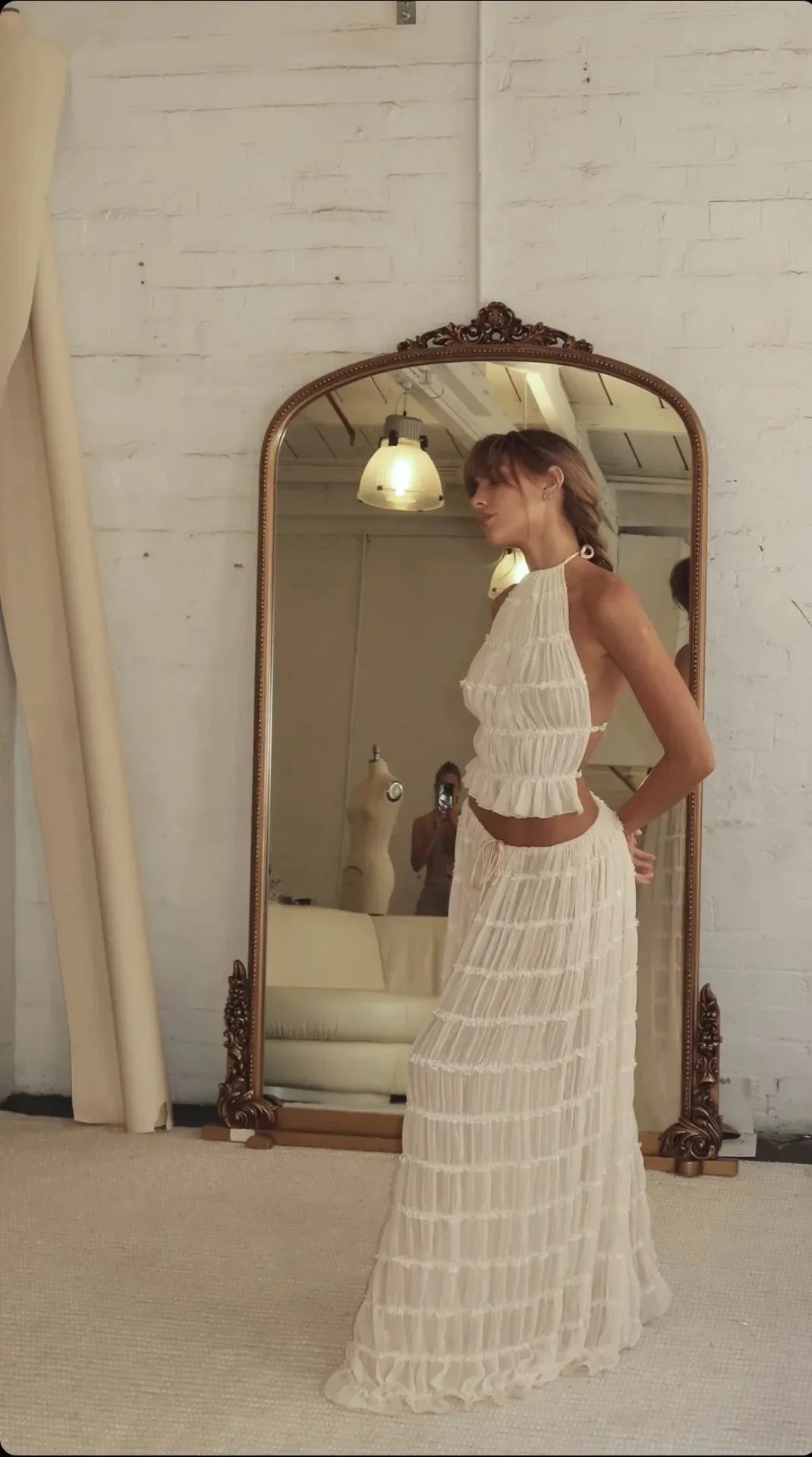 Effortlessly Elegant Dress with a Timeless Design