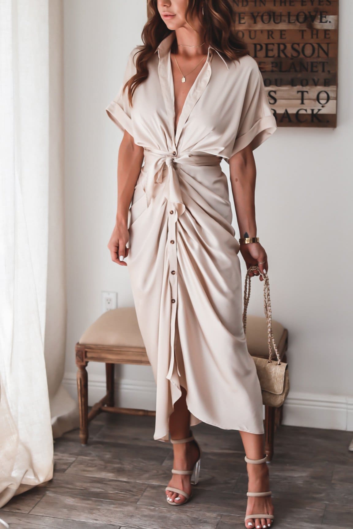 Well Tailored Dress with a Graceful Silhouette