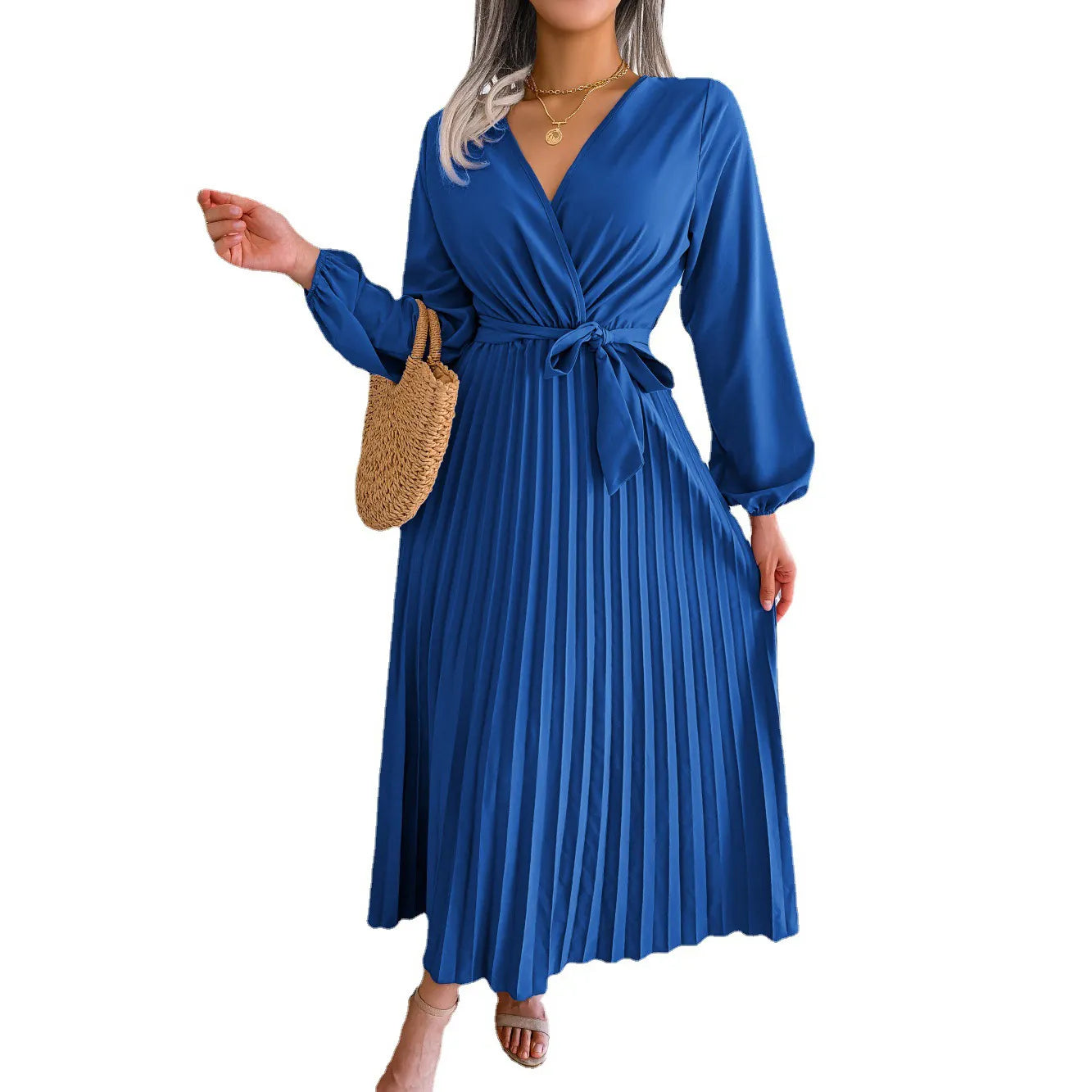 Beautifully Crafted Dress in a Classic Style