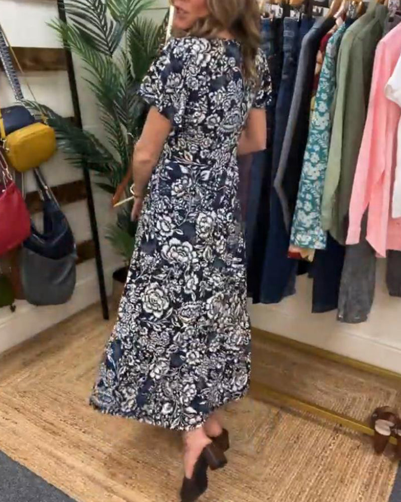 Effortlessly Elegant Dress with a Timeless Design
