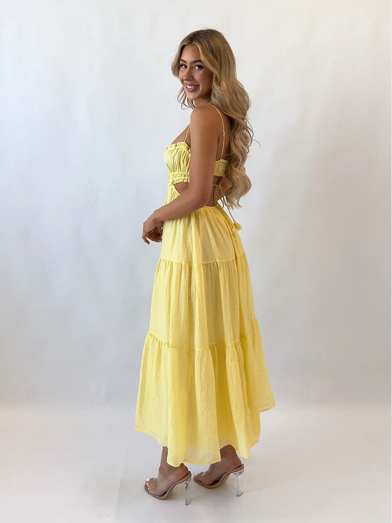 Effortlessly Elegant Dress with a Timeless Design