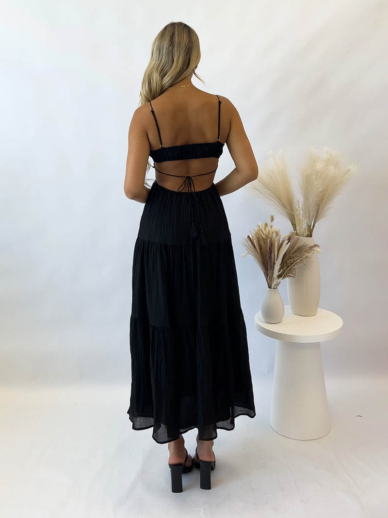 Polished Dress with an Effortless Classic Look