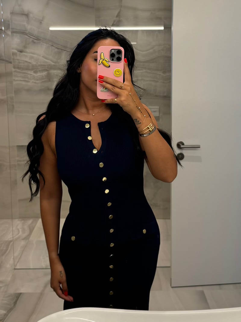 Classic Vintage Dress with a Flattering Fit