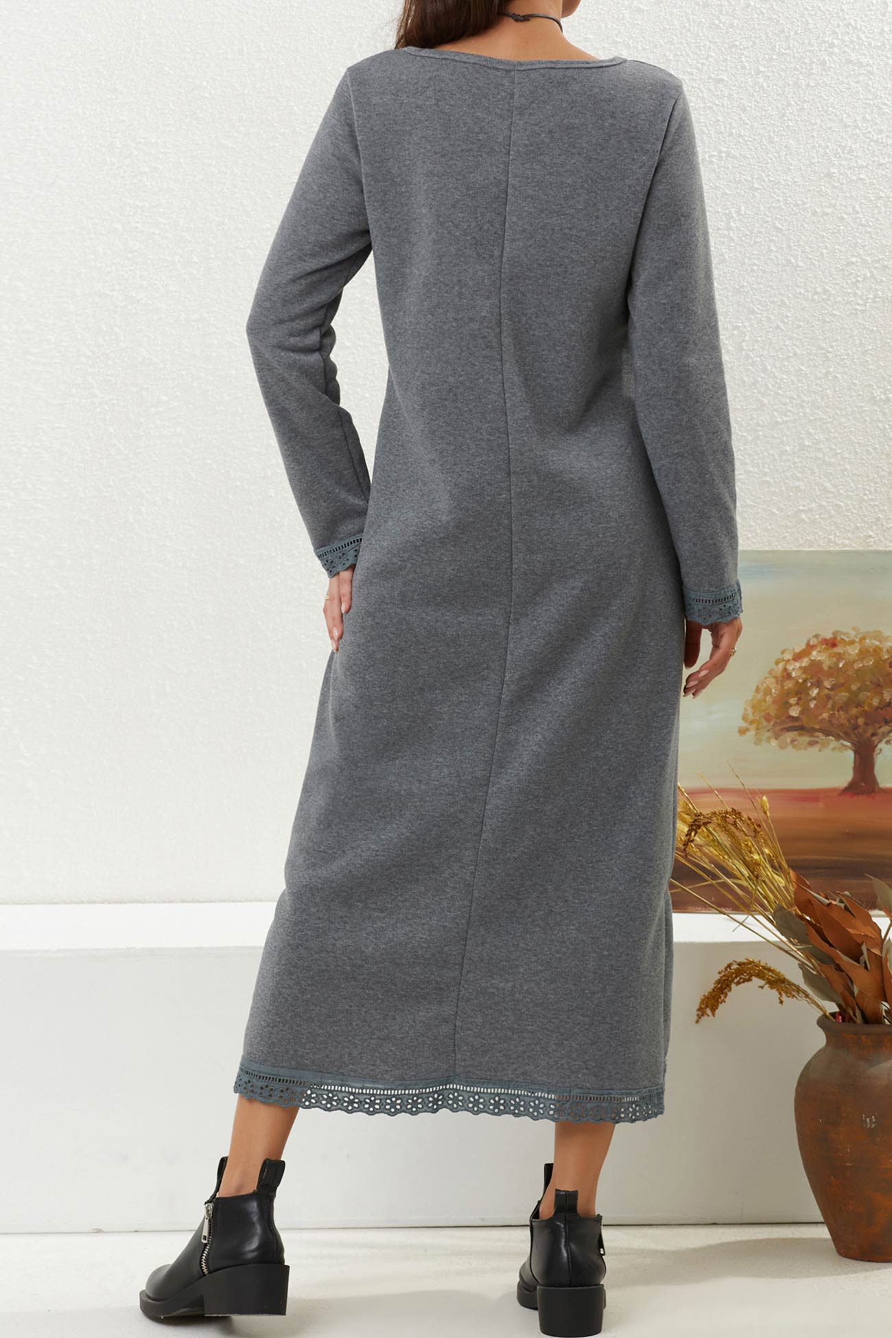Beautifully Crafted Dress in a Classic Style