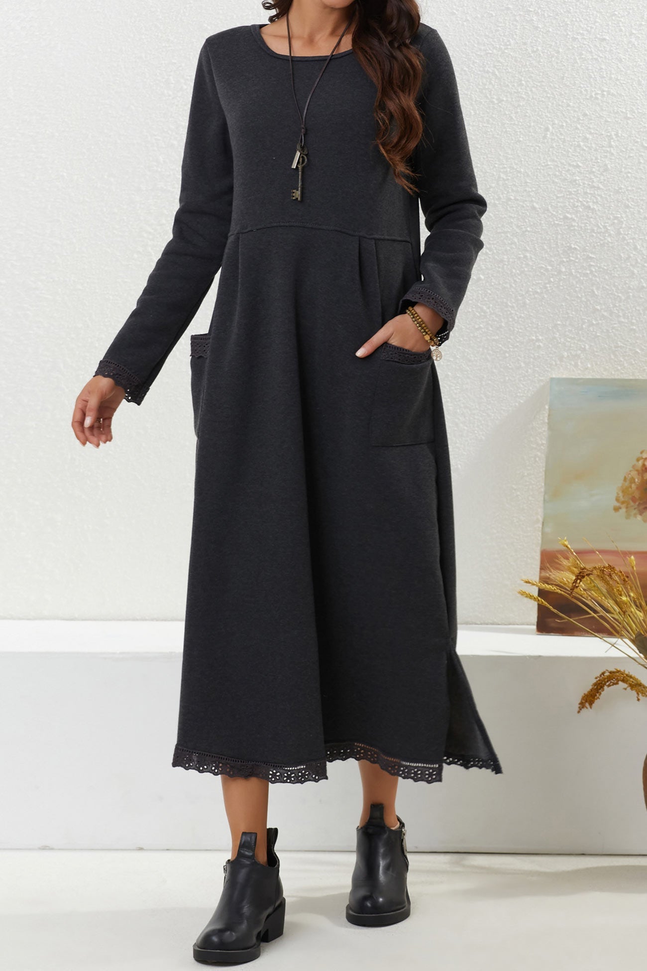 Beautifully Crafted Dress in a Classic Style