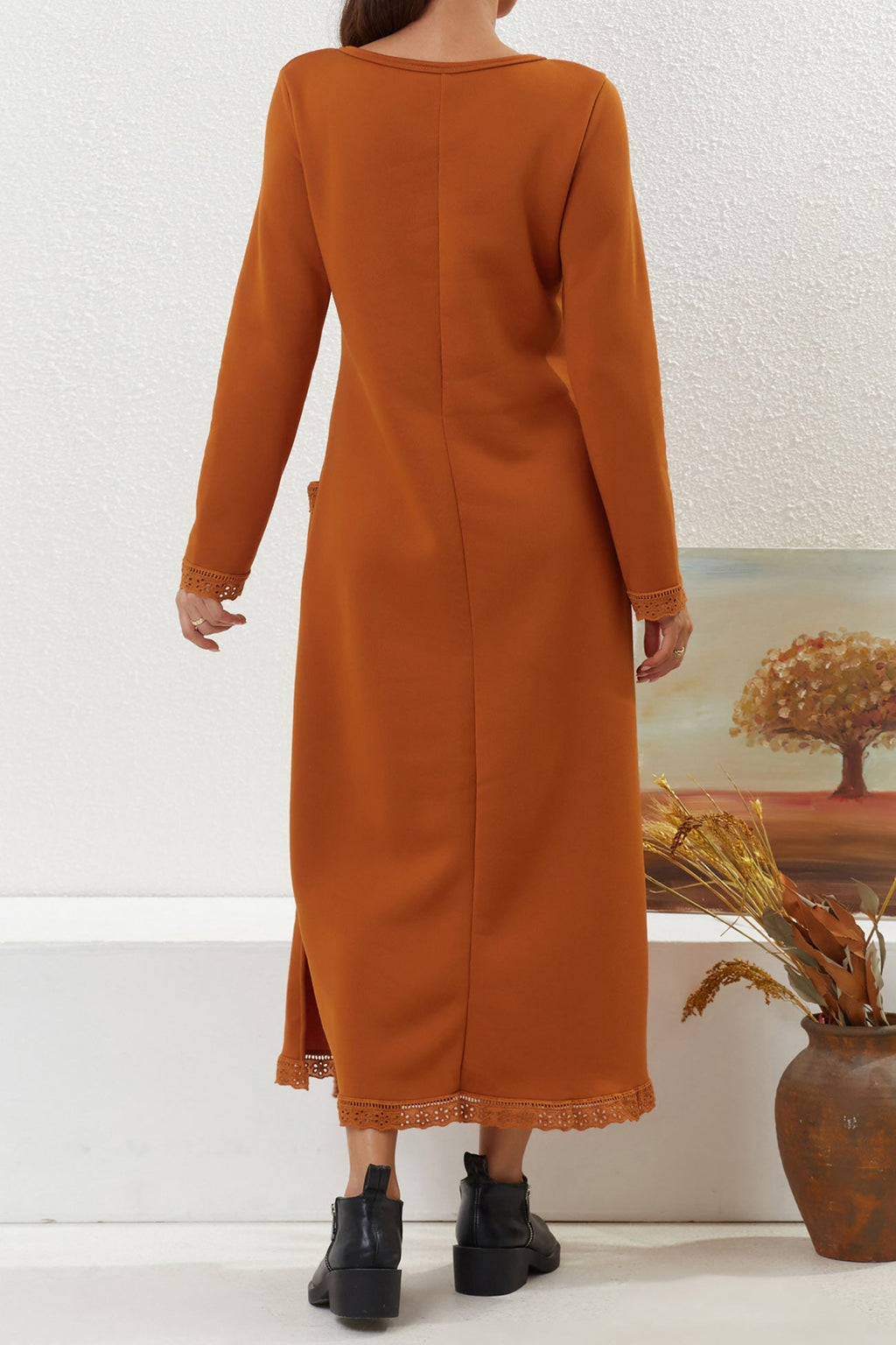 Beautifully Crafted Dress in a Classic Style