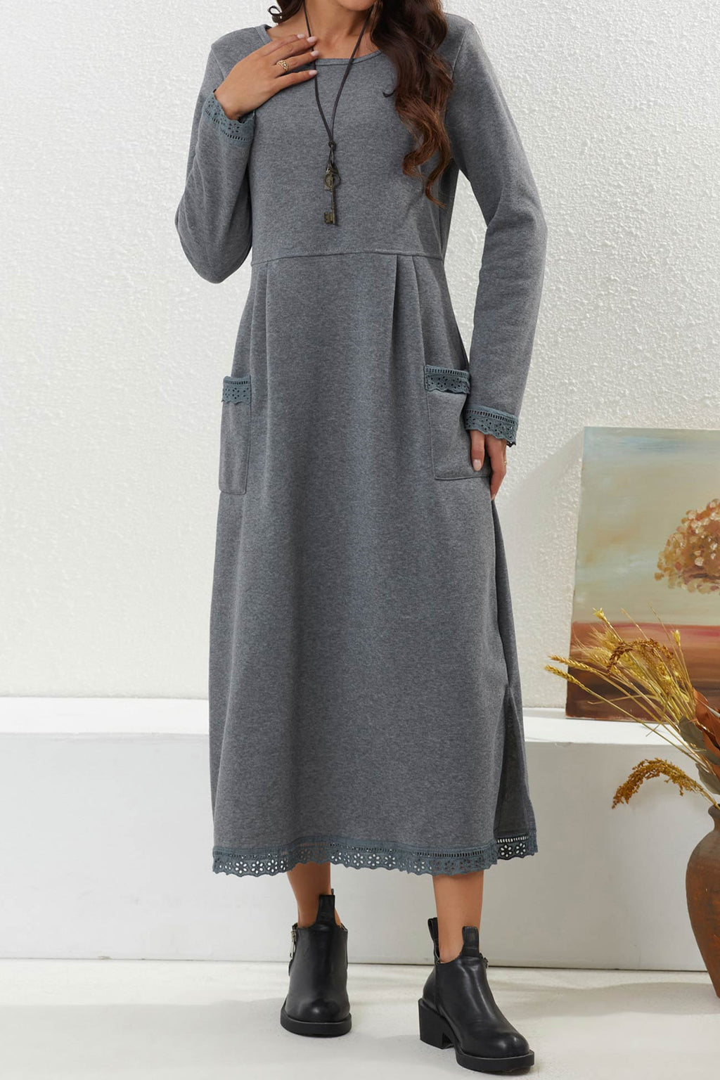 Beautifully Crafted Dress in a Classic Style