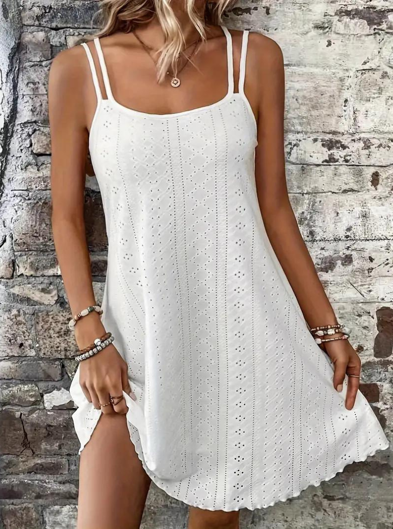 Beautifully Finished Dress in a Timeless Design