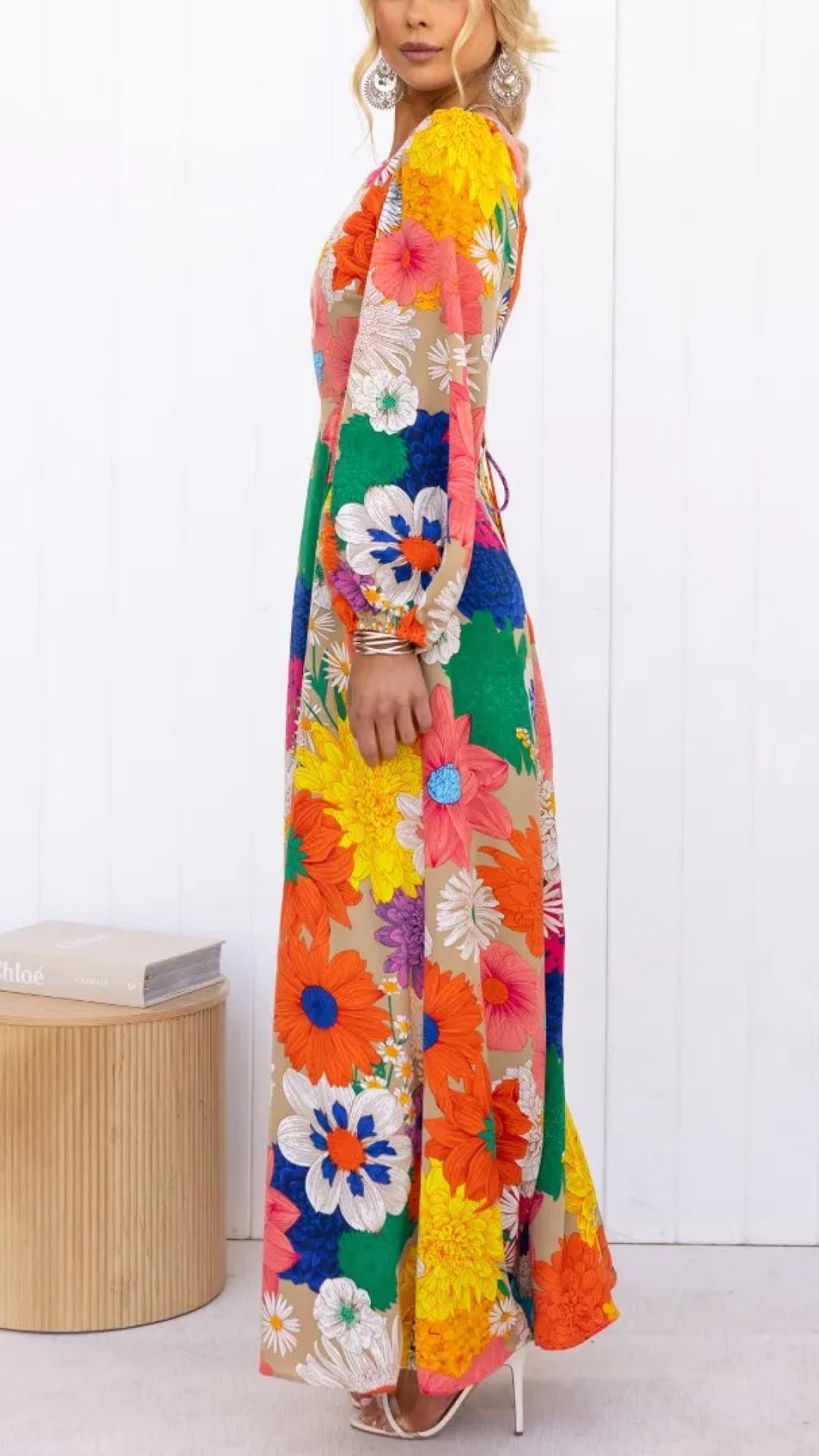 Well Tailored Dress with a Graceful Silhouette