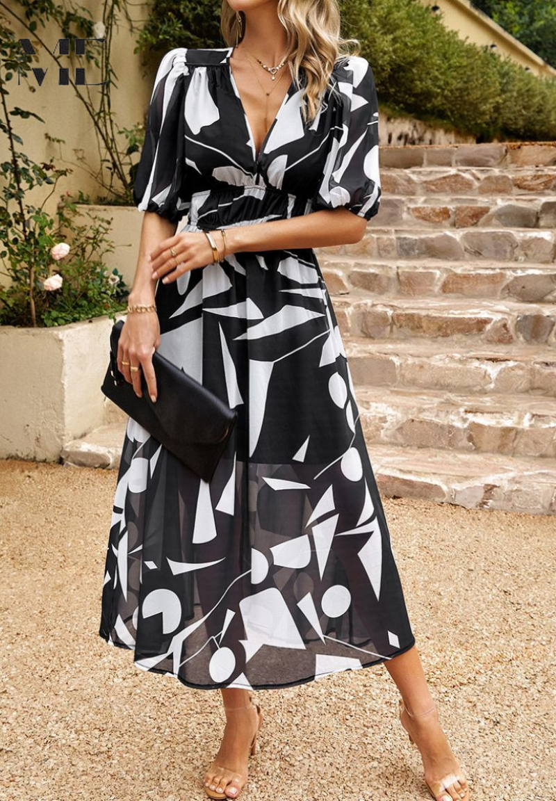 Well Tailored Dress with a Graceful Silhouette